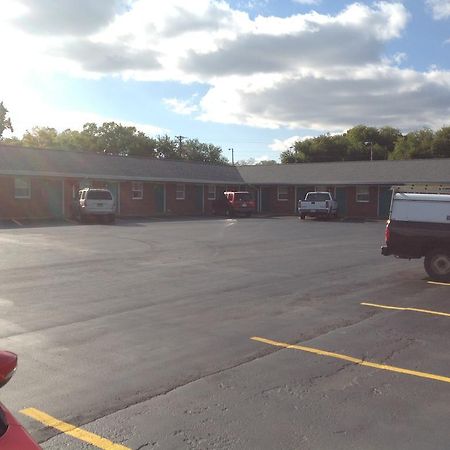 Budget Inn Hazelwood Exterior foto