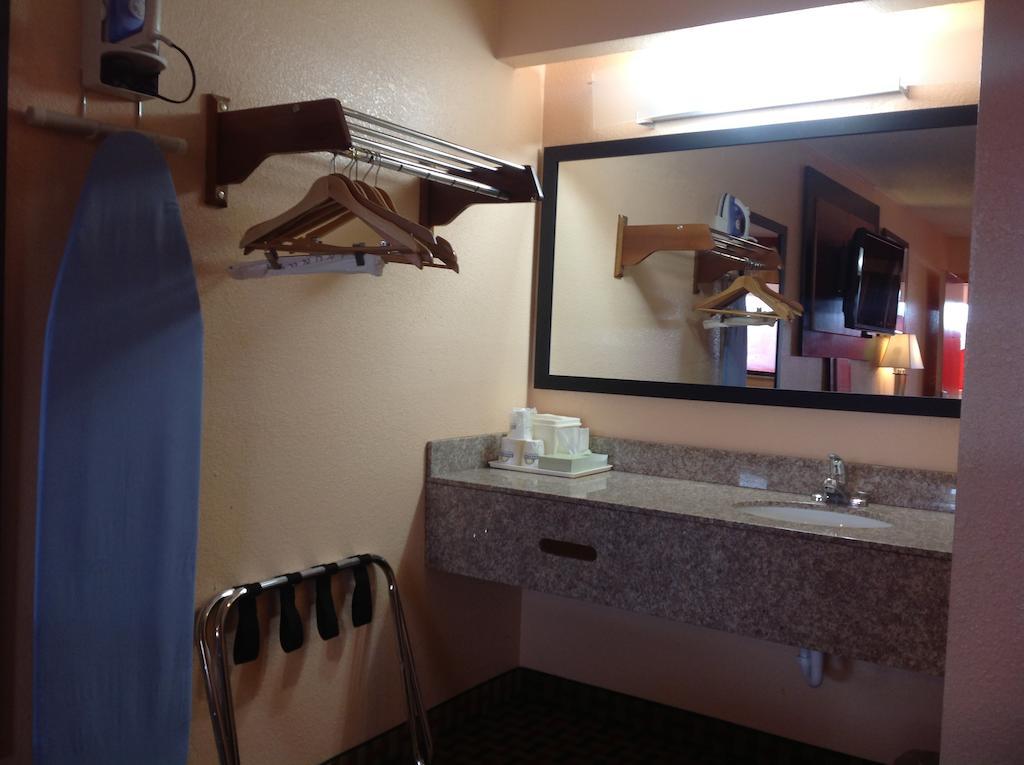 Budget Inn Hazelwood Habitación foto